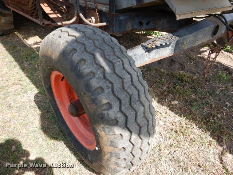 image for item DJ0769 Gleaner M2  combine