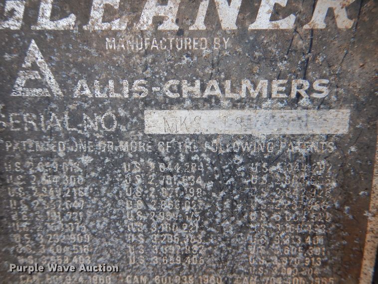 image for item DJ0769 Gleaner M2  combine