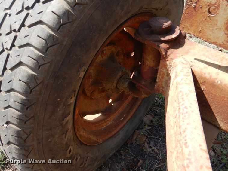 image for item DJ0769 Gleaner M2  combine