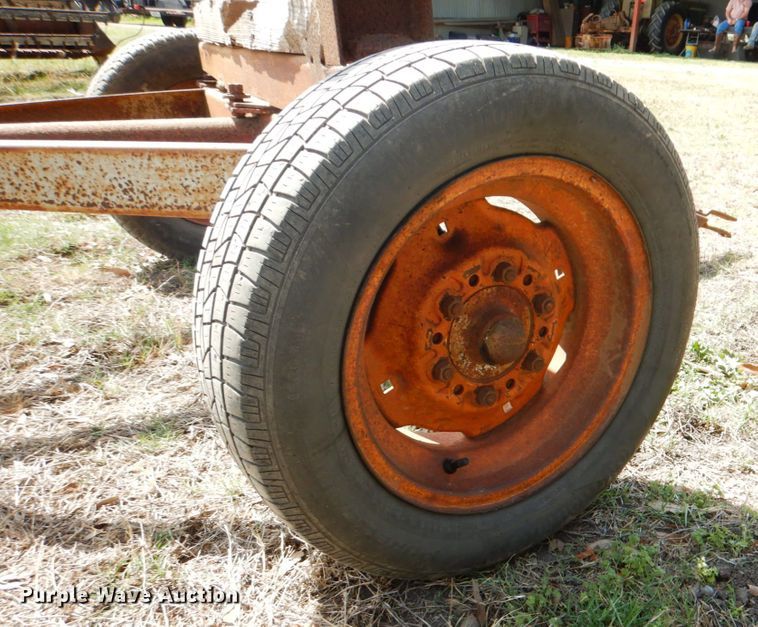 image for item DJ0769 Gleaner M2  combine