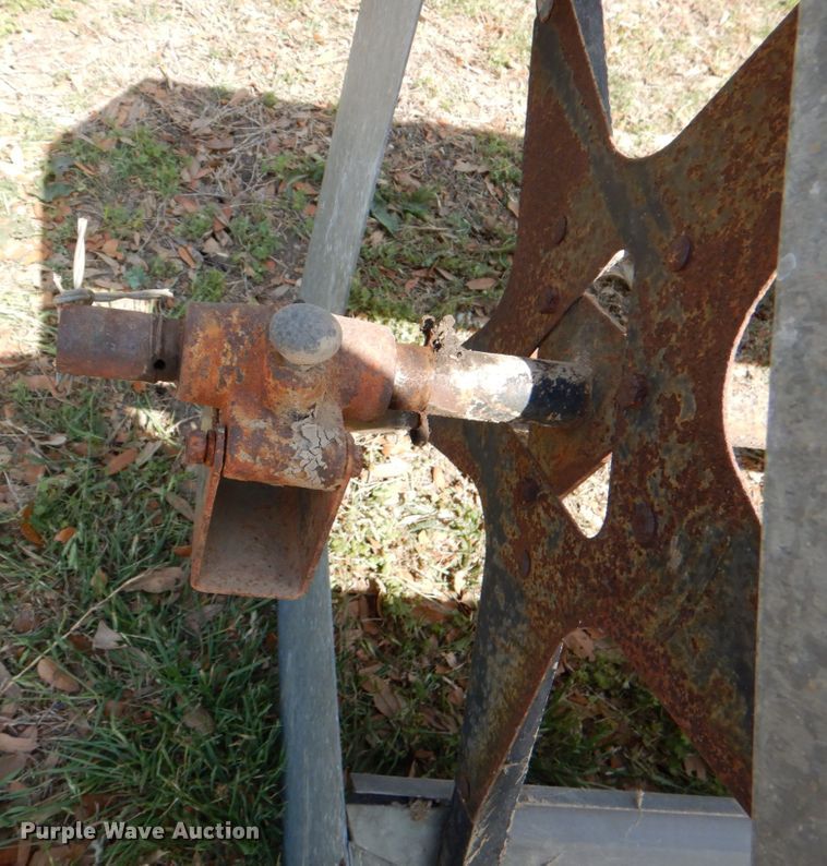 image for item DJ0769 Gleaner M2  combine