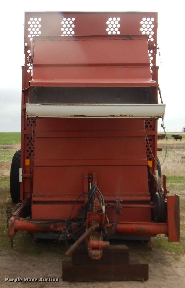 image for item DJ1189 Hesston hay bale stacker