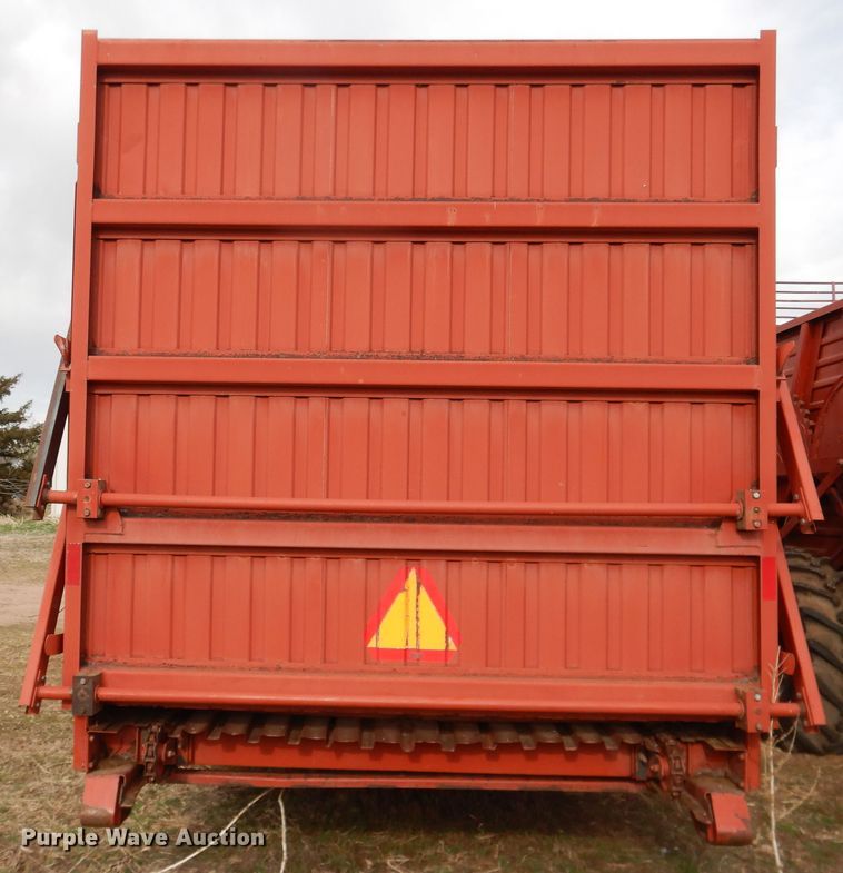 image for item DJ1189 Hesston hay bale stacker