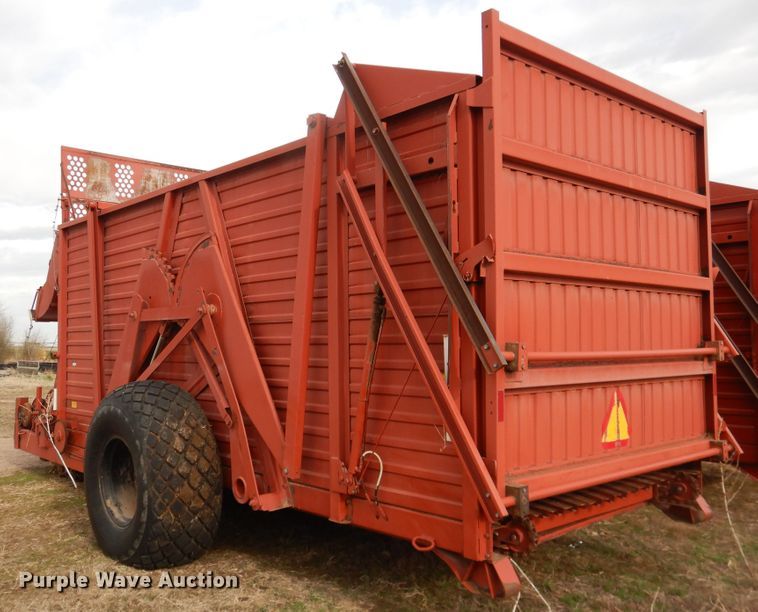 image for item DJ1189 Hesston hay bale stacker