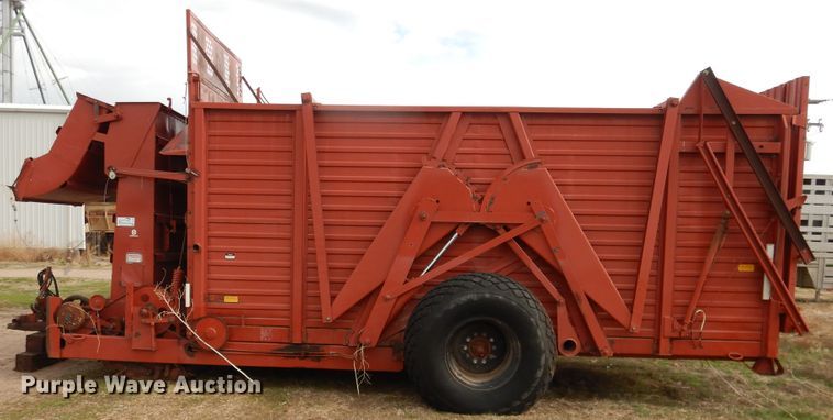 image for item DJ1189 Hesston hay bale stacker