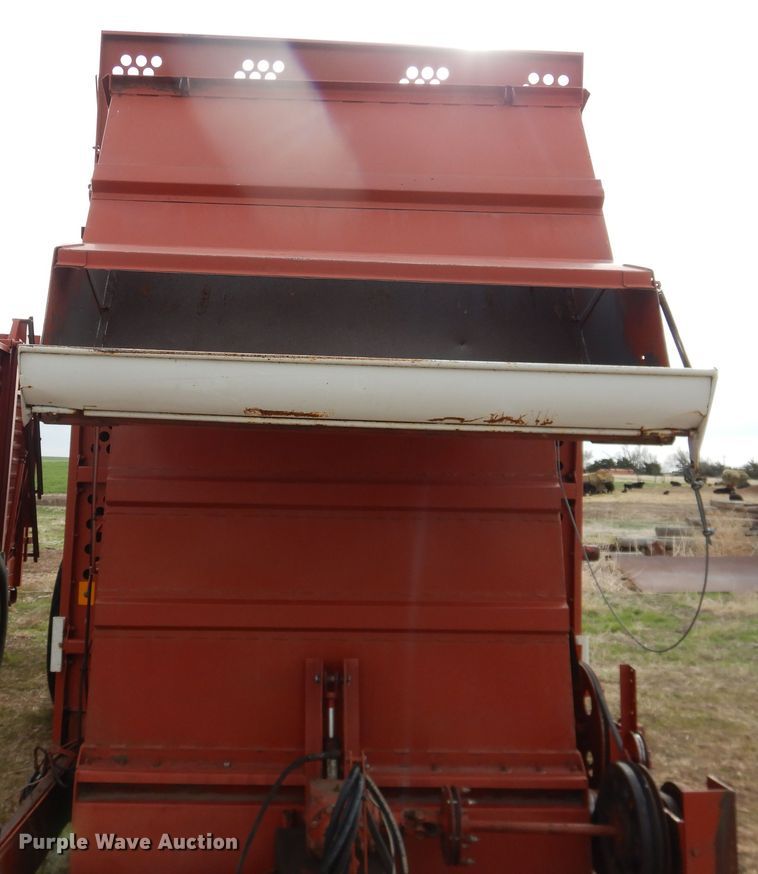 image for item DJ1189 Hesston hay bale stacker