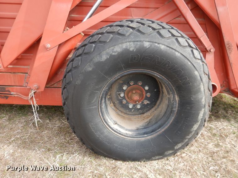 image for item DJ1189 Hesston hay bale stacker