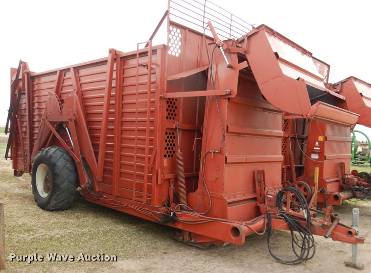 image for item DJ1190 Hesston hay bale stacker