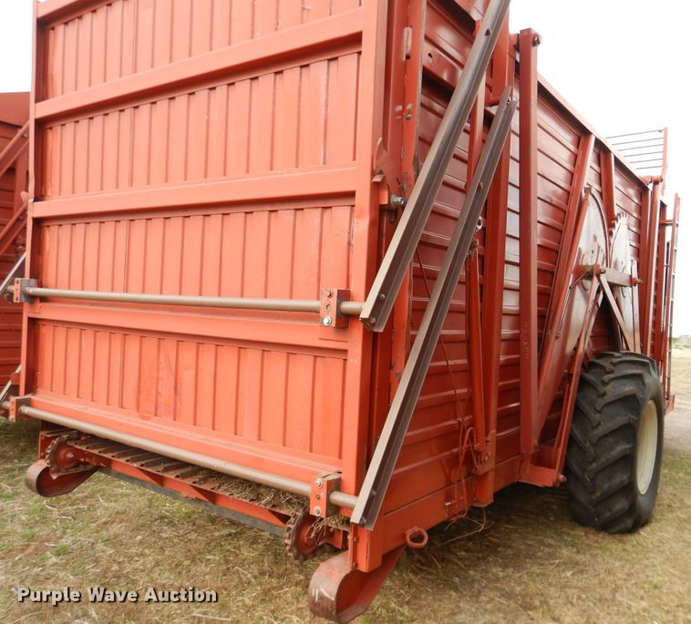 image for item DJ1190 Hesston hay bale stacker