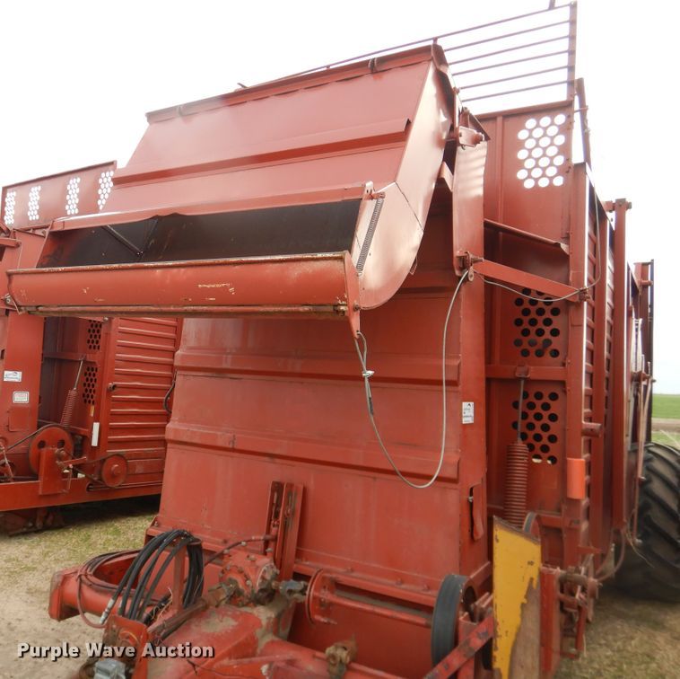 image for item DJ1190 Hesston hay bale stacker