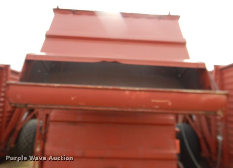 image for item DJ1190 Hesston hay bale stacker