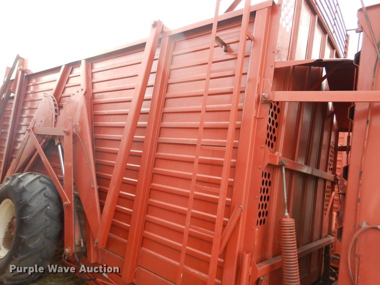 image for item DJ1190 Hesston hay bale stacker