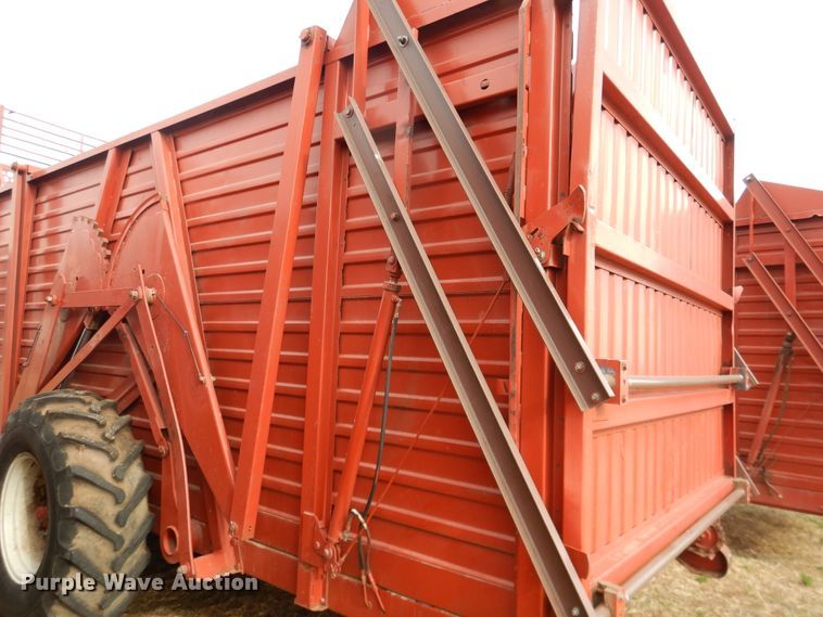 image for item DJ1190 Hesston hay bale stacker