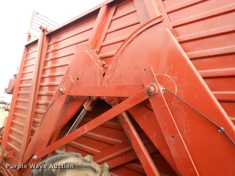 image for item DJ1190 Hesston hay bale stacker