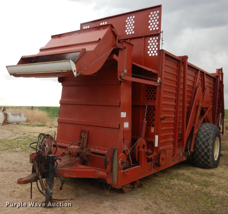 image for item DJ1191 Hesston hay bale stacker