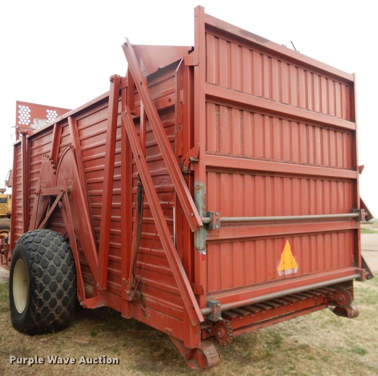 image for item DJ1191 Hesston hay bale stacker
