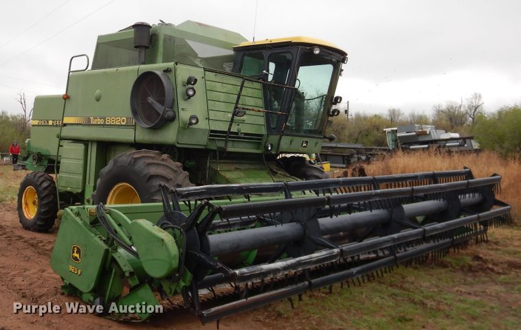 image for item DJ1200 1983 John Deere 8820  combine