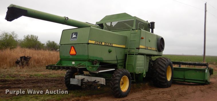 image for item DJ1200 1983 John Deere 8820  combine
