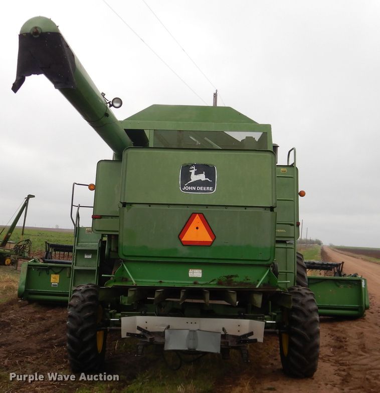 image for item DJ1200 1983 John Deere 8820  combine