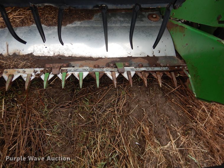 image for item DJ1200 1983 John Deere 8820  combine