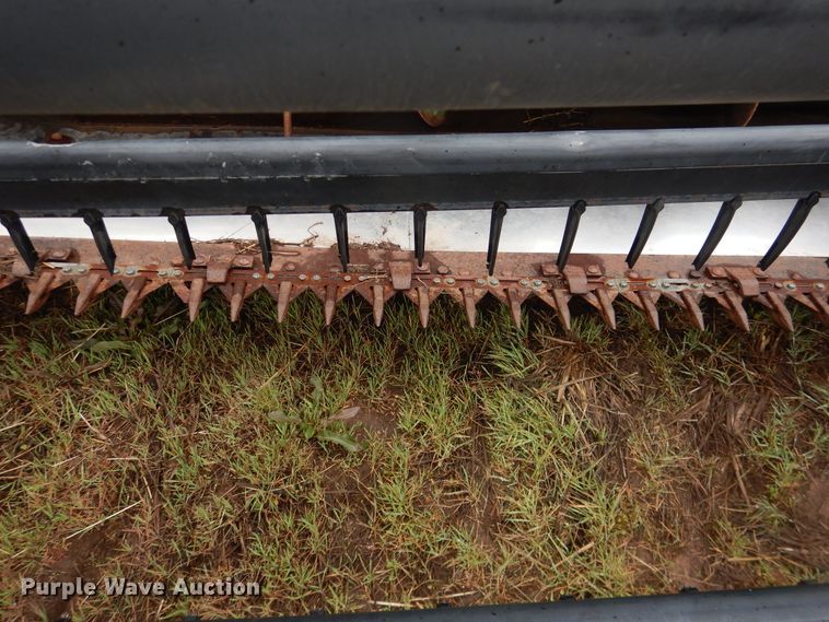 image for item DJ1200 1983 John Deere 8820  combine