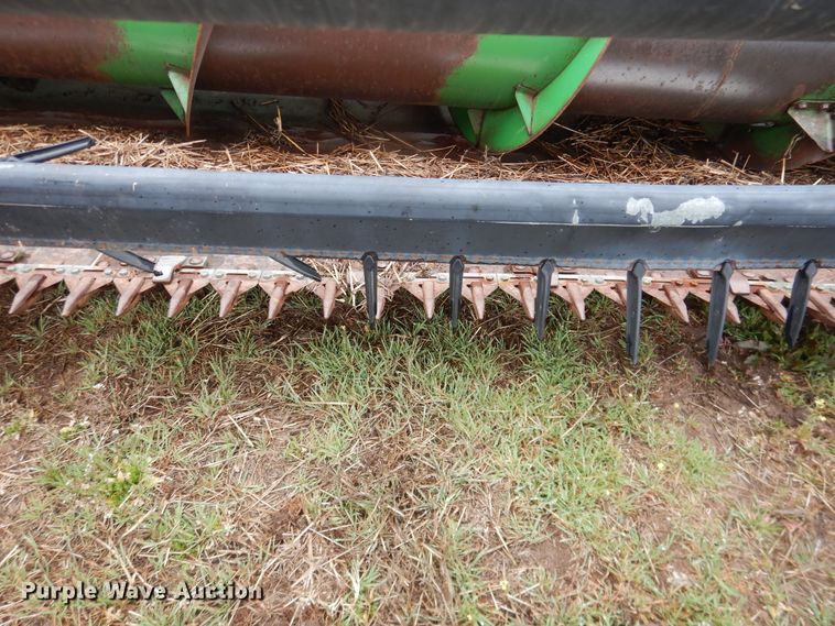 image for item DJ1200 1983 John Deere 8820  combine