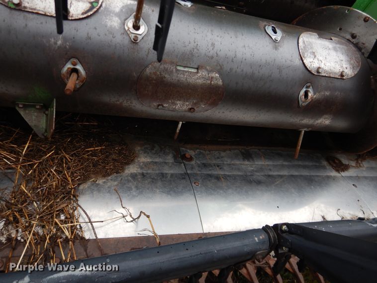 image for item DJ1200 1983 John Deere 8820  combine