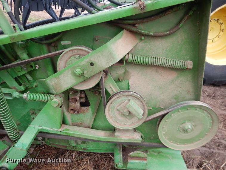 image for item DJ1200 1983 John Deere 8820  combine