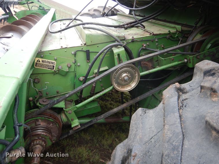 image for item DJ1200 1983 John Deere 8820  combine