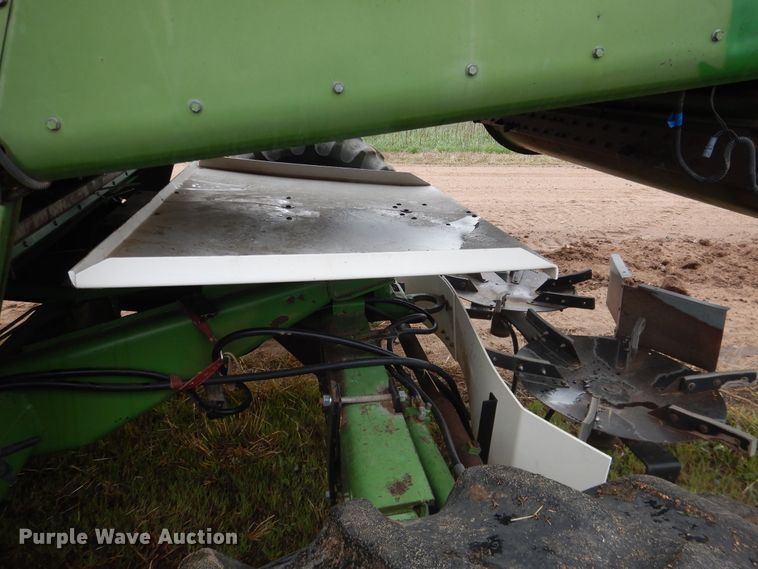 image for item DJ1200 1983 John Deere 8820  combine