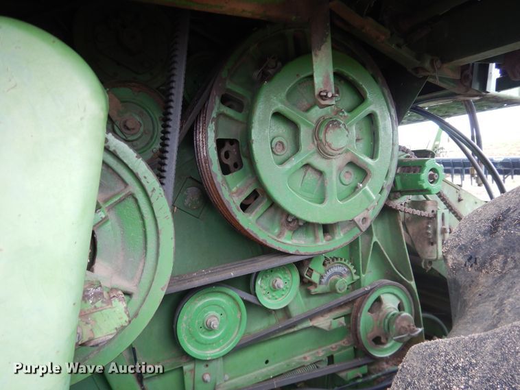 image for item DJ1200 1983 John Deere 8820  combine