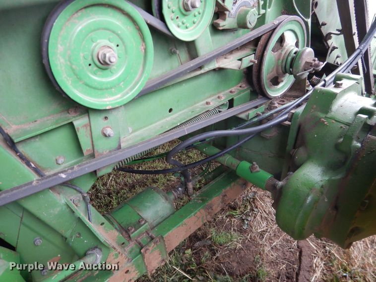 image for item DJ1200 1983 John Deere 8820  combine