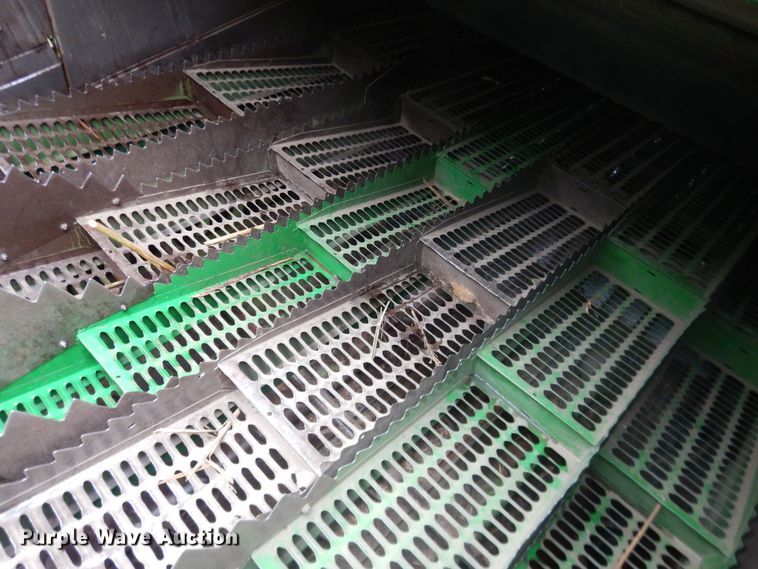 image for item DJ1200 1983 John Deere 8820  combine