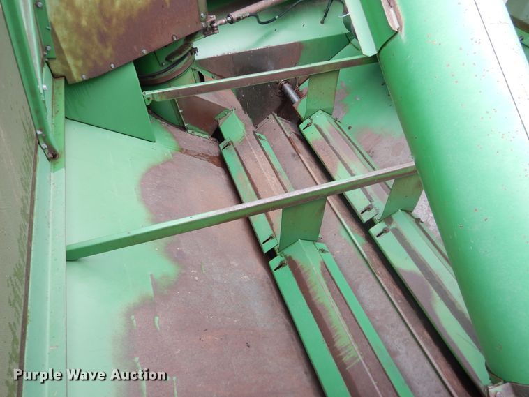 image for item DJ1200 1983 John Deere 8820  combine