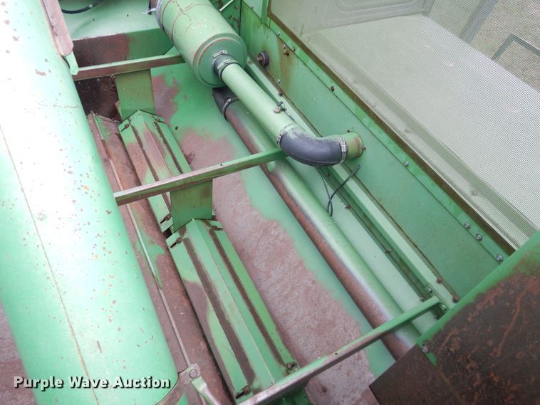 image for item DJ1200 1983 John Deere 8820  combine