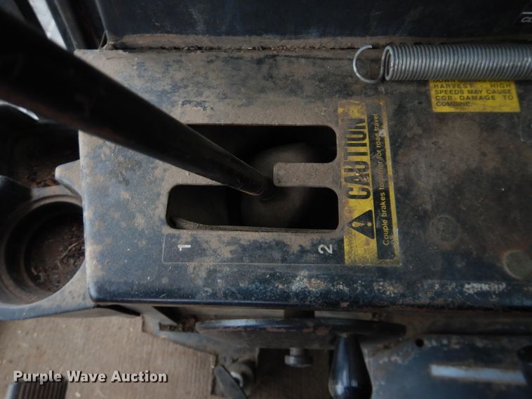 image for item DJ1200 1983 John Deere 8820  combine