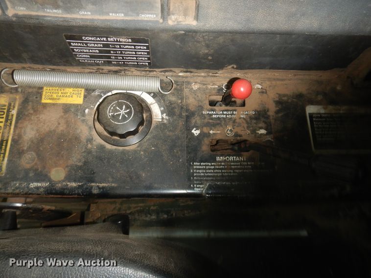 image for item DJ1200 1983 John Deere 8820  combine