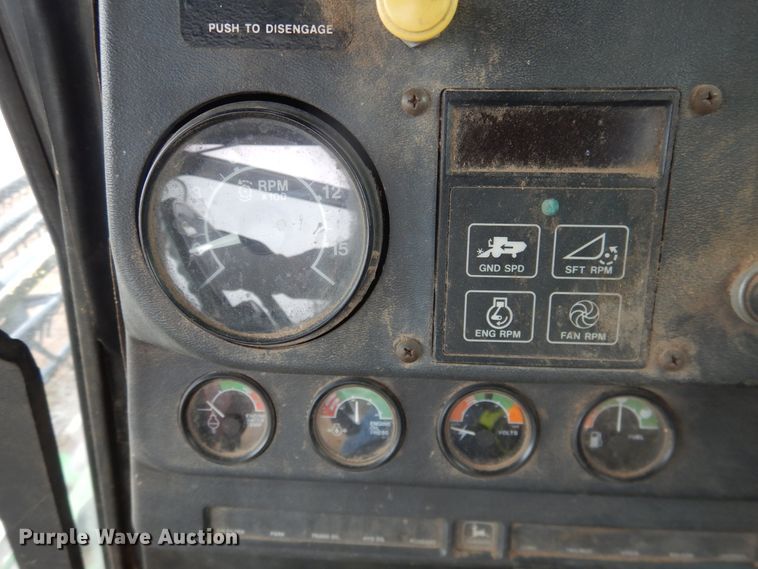 image for item DJ1200 1983 John Deere 8820  combine