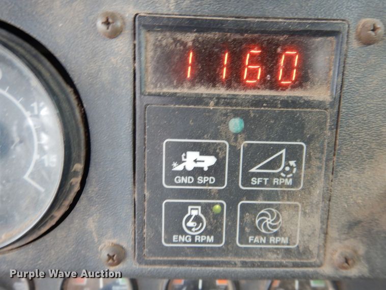 image for item DJ1200 1983 John Deere 8820  combine