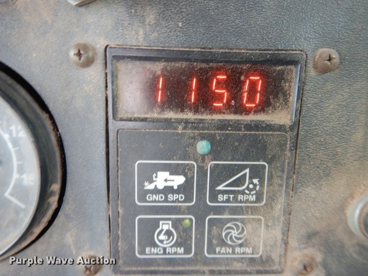 image for item DJ1200 1983 John Deere 8820  combine