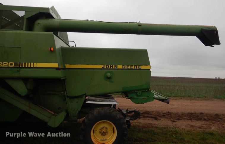 image for item DJ1200 1983 John Deere 8820  combine