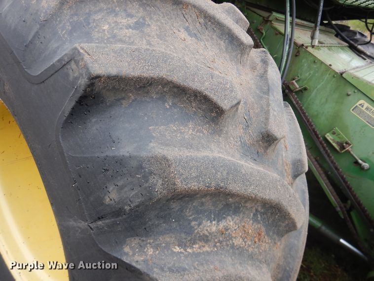 image for item DJ1200 1983 John Deere 8820  combine