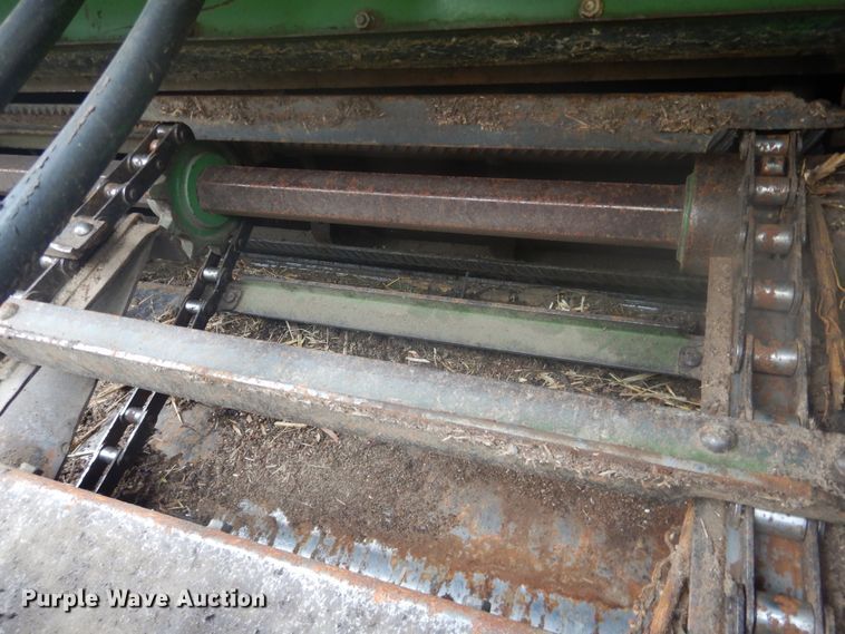 image for item DJ1200 1983 John Deere 8820  combine