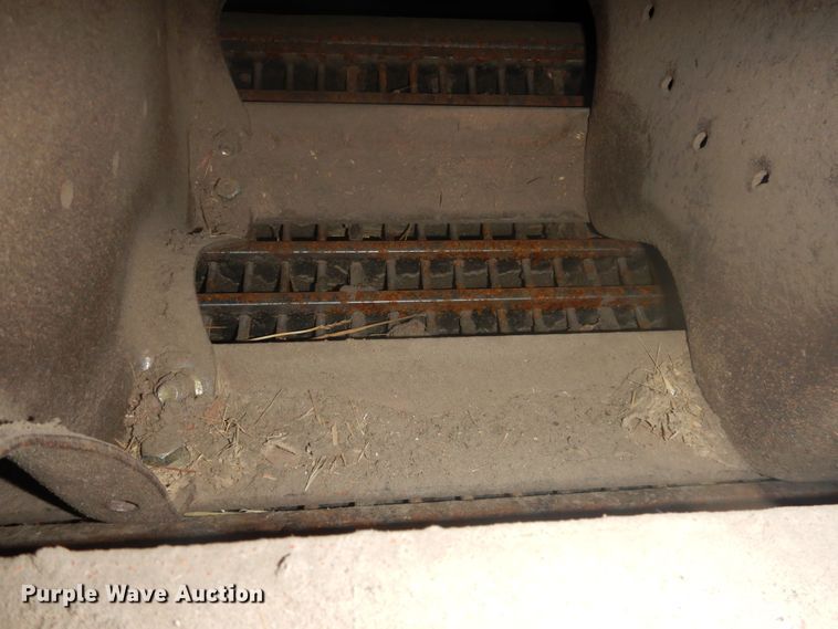 image for item DJ1200 1983 John Deere 8820  combine