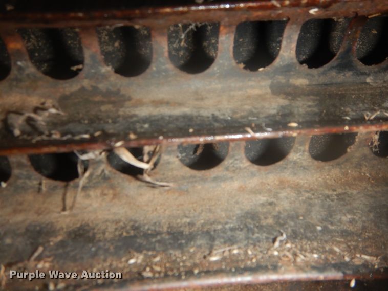 image for item DJ1200 1983 John Deere 8820  combine