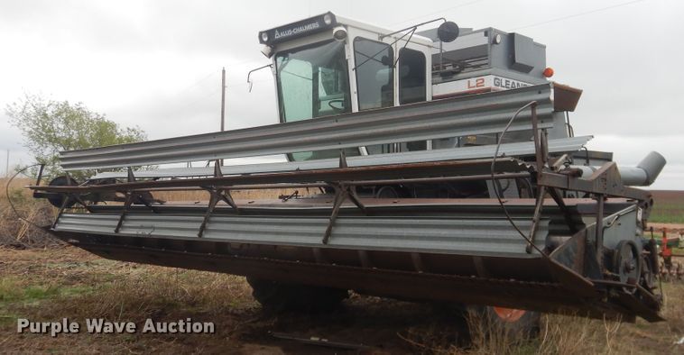 image for item DJ1201 Gleaner L2  combine