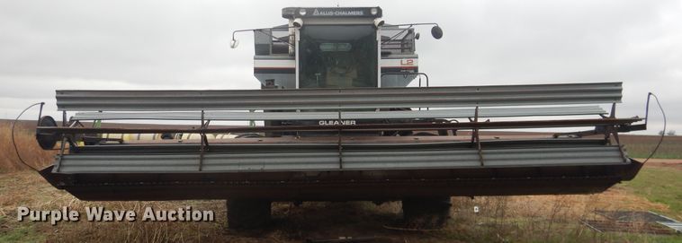 image for item DJ1201 Gleaner L2  combine