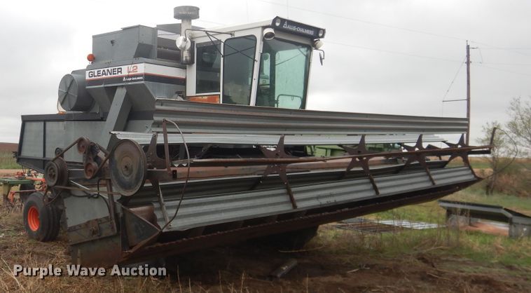 image for item DJ1201 Gleaner L2  combine