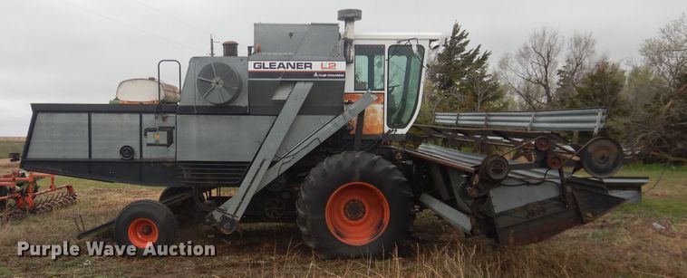 image for item DJ1201 Gleaner L2  combine