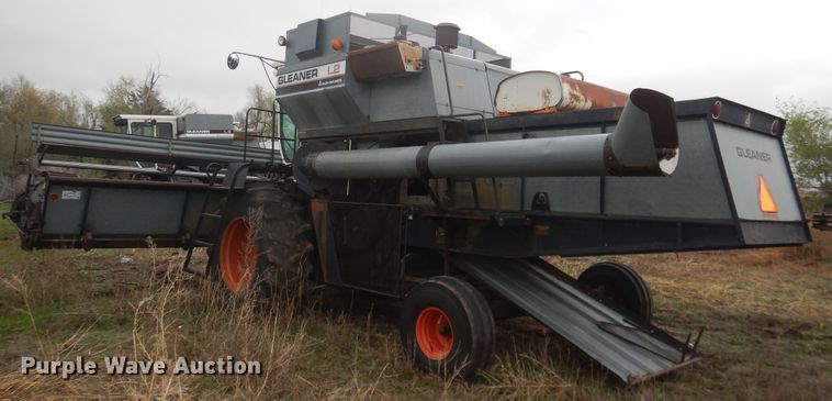image for item DJ1201 Gleaner L2  combine